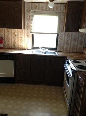 3rd image of 10495 Riverroad Dr