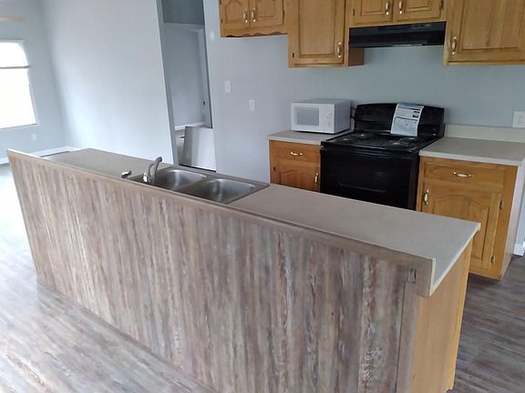 3rd image of 13 Grouse Ct