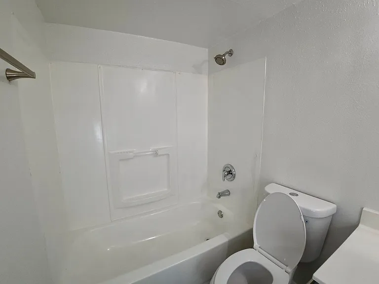 1 Month FREE Rent + No Application Fee 3049 E Cicero Street, Mesa, AZ! — Photo 11