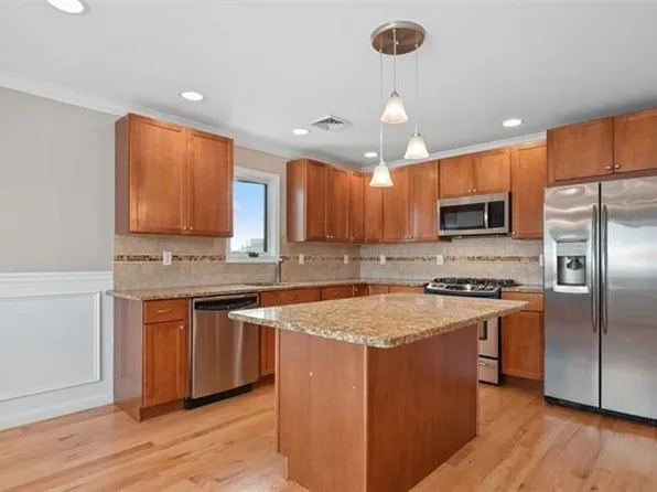 192 Orient St #2, Bayonne, NJ 07002