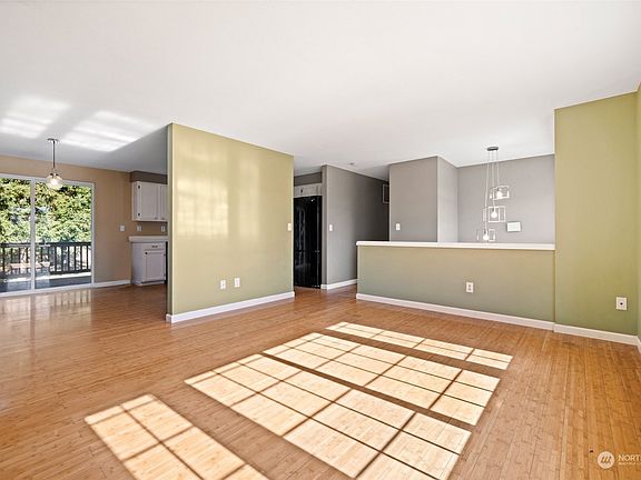 5th image of 12707 224th Street Ct E