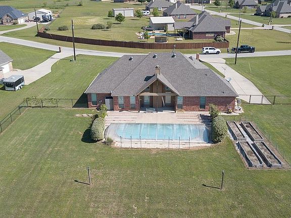 3rd image of 128 Noelle Ln