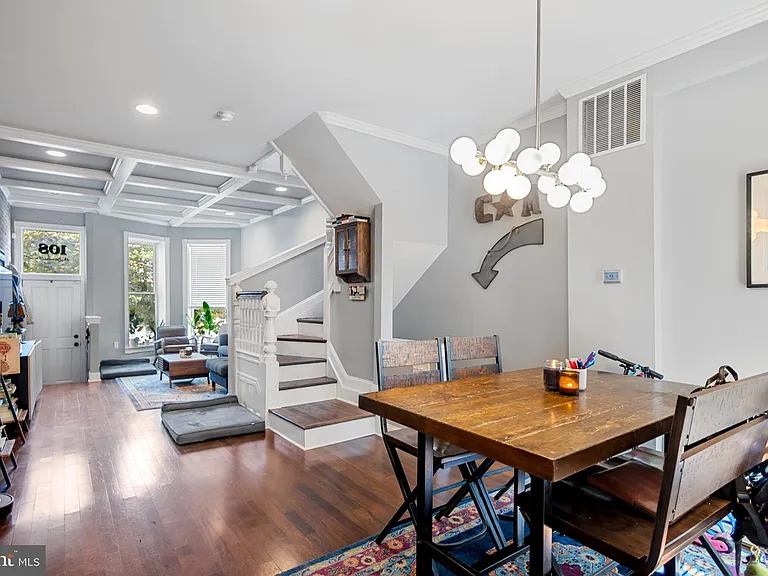 108 N Lakewood Ave — Photo 4