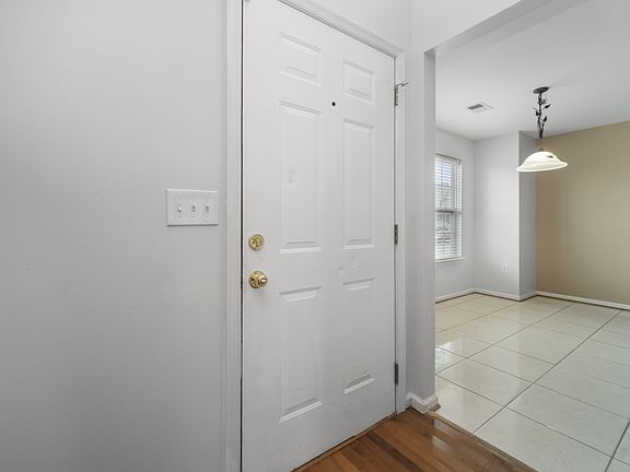 5th image of 807 Louisiana St