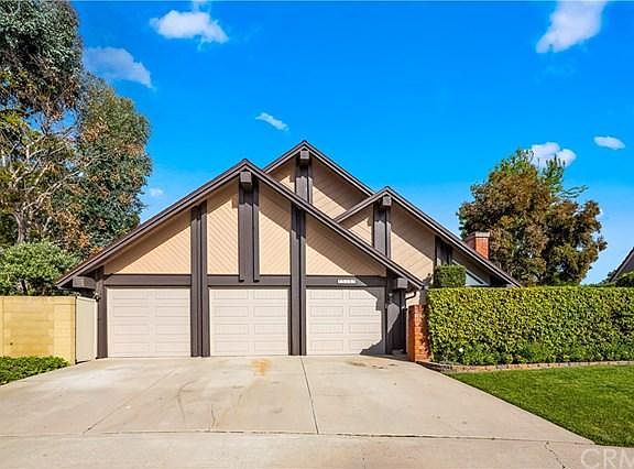 2nd image of 15162 Champagne Cir