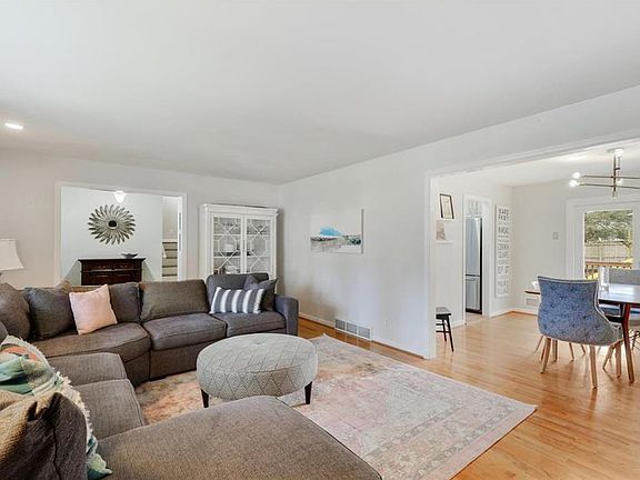 5th image of 4809 W 81st St