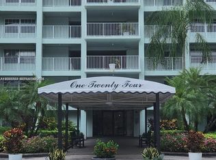 806 Cypress Grove Ln APT 403, Pompano Beach, FL 33069