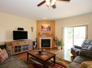 537 Kelvington Dr APT 2, Sun Prairie, WI 53590