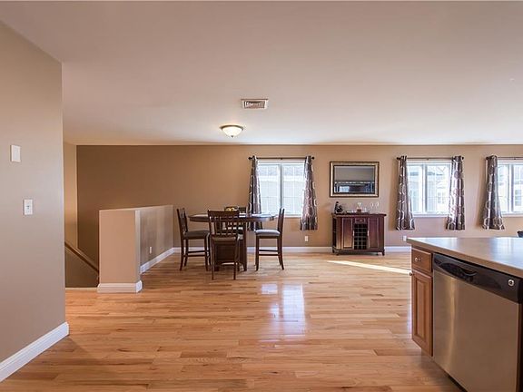 4th image of 679 Metacom Ave Unit 66