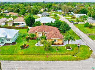 561 NW Sagamore Ter, Pt Saint Lucie, FL 34953