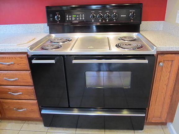 5th image of 210 Royal Oak Dr