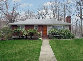 2854 Fox Hall St, Mohegan Lake, NY 10547