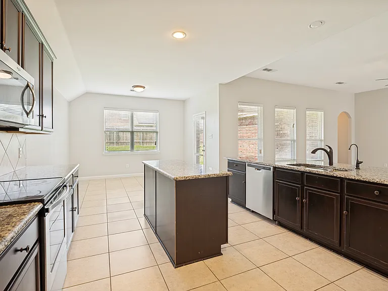 607 Shady Meadow Ln — Photo 10