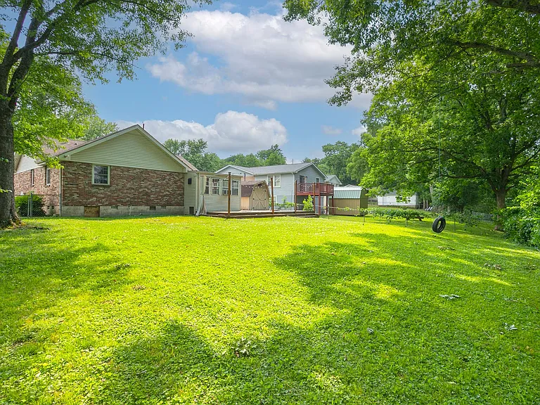 108 Aloha Ct — Photo 36