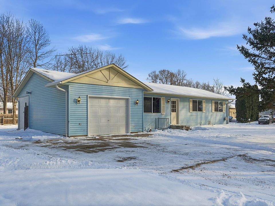 1st image of 530 Nelson Ct