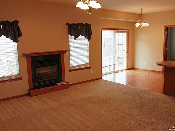 4th image of 1018 Republic Cir