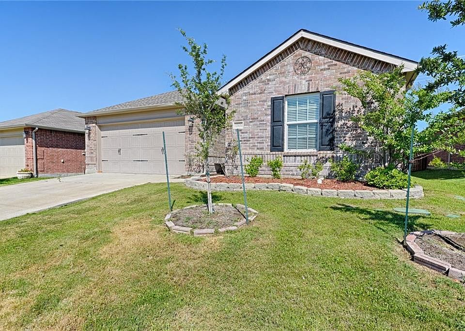 1st image of 1501 Lone Pine Dr
