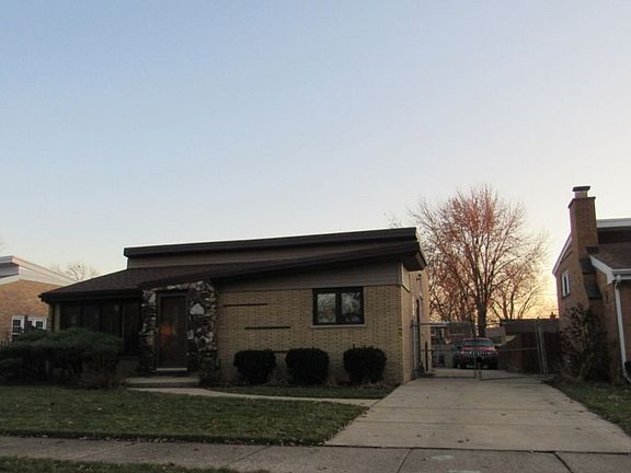 2nd image of 4025 W 106th St