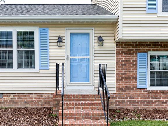 3rd image of 3801 Micheline Ct