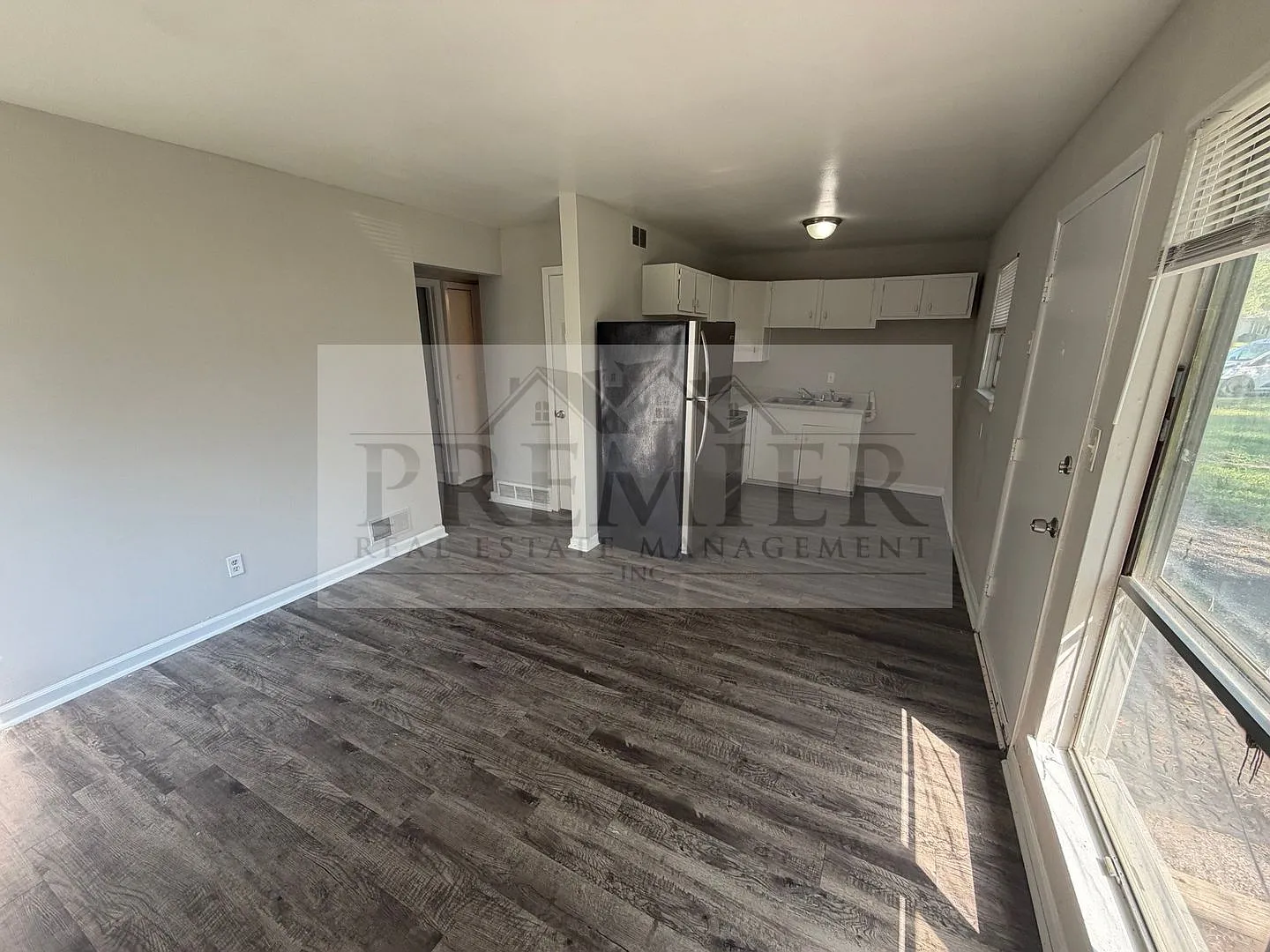 2 bd / 1 ba Grandview Duplex - 6206 E 153rd St #A, Grandview, MO 64030 $875 RENT — Photo 3
