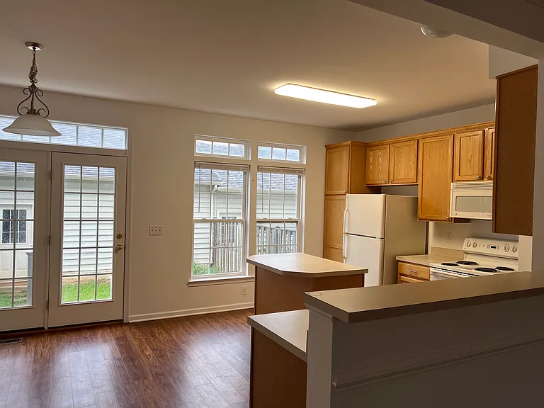 2347 Abington Dr — Photo 5
