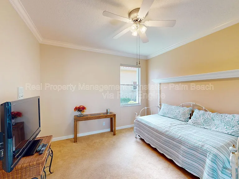 71 Cayman Pl — Photo 35