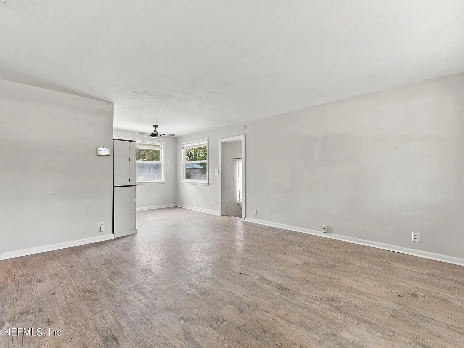 4 bed, 2.0 bath, 1337 sqft, $1,900 — Photo 3