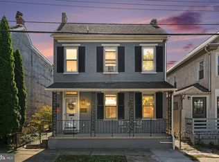 42 Chestnut St, Pottstown, PA 19464