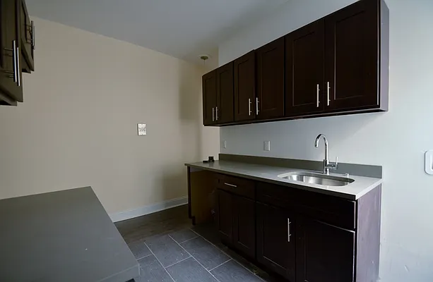 Rented by CITY SKYLINE REALTY INC | media 54