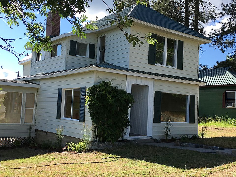 New paint & landscaping