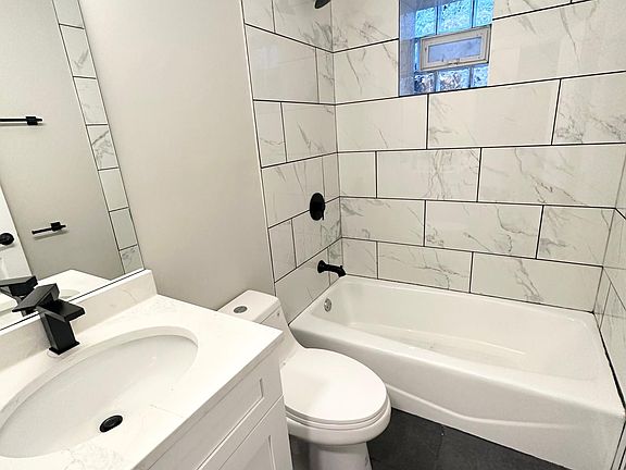 5th image of 1649 N Paulina St #3