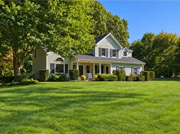 10 Highbush Ter, North Kingstown, RI 02852