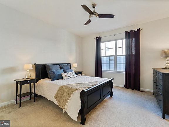 4th image of 7226 Barrberry Ln