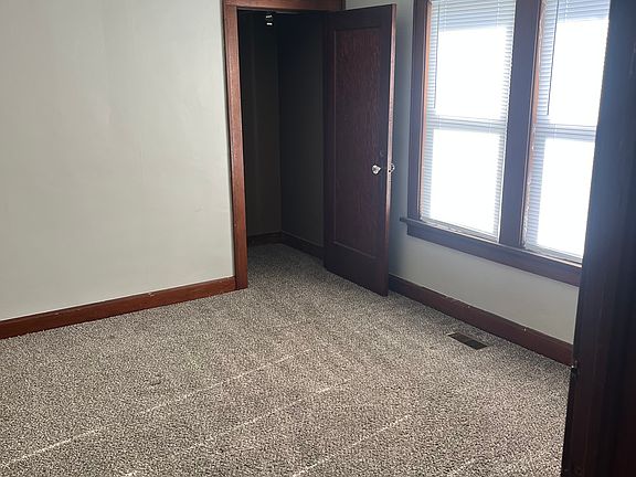 5th image of 216 S Villa Dr