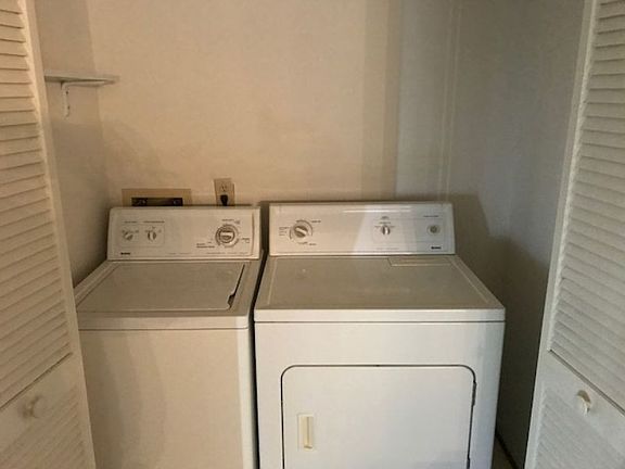 5th image of 125 B W Victoria Ct