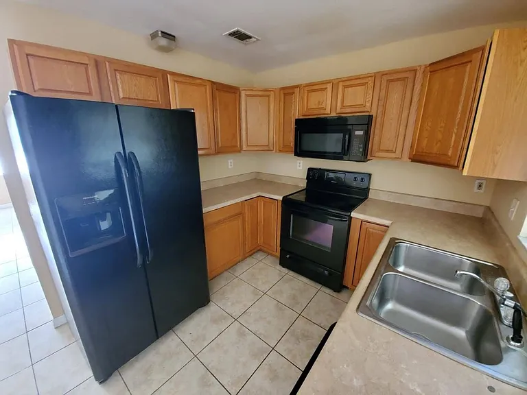 837 Del Prado Dr — Photo 3