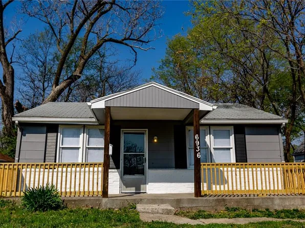 6936 Kensington Ave, Kansas City, MO 64132