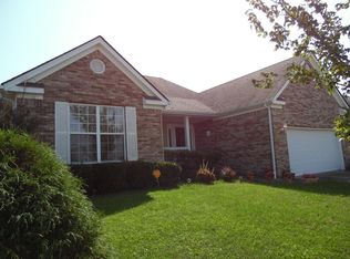 809 Eagle Crest Dr, Versailles, KY 40383