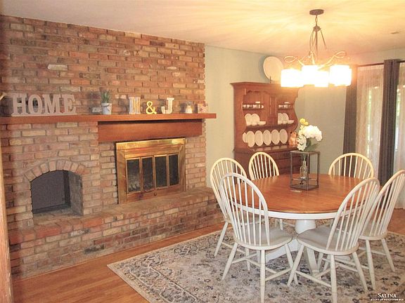 4th image of 2315 Montclair Dr