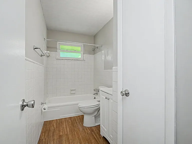 12116 Wincanton Dr — Photo 22