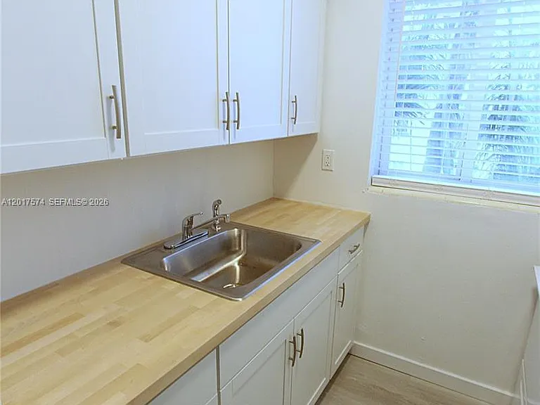 1115 Euclid Ave #17 — Photo 6