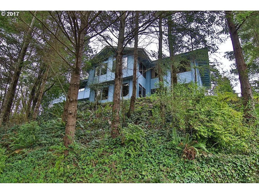 2203 Hamilton St photo 1
