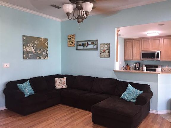 5th image of 2612 Royal Ln
