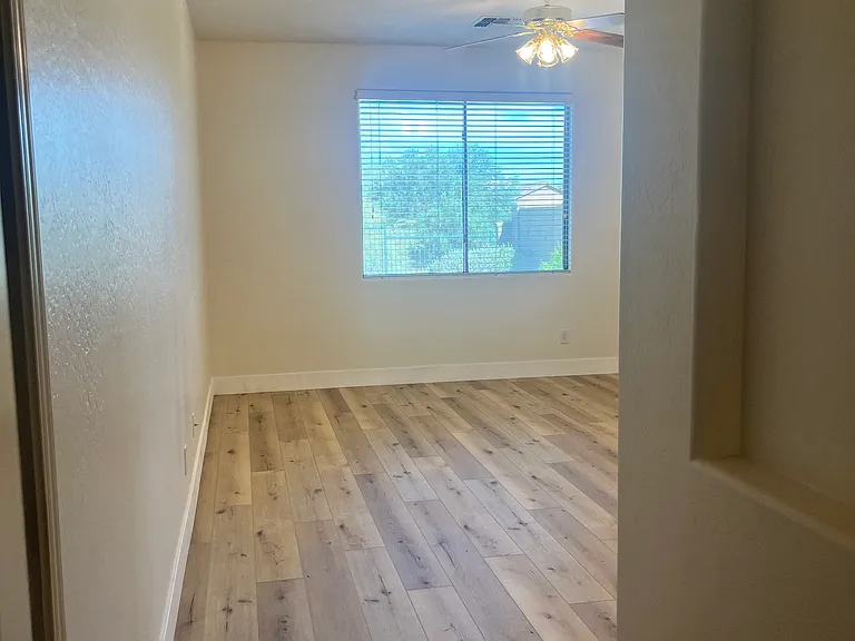 2413 W Lewis And Clark Trl — Photo 12