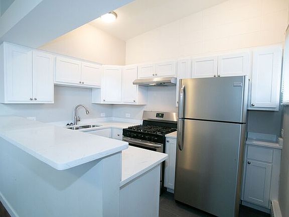 4th image of 24 E Washington Ave