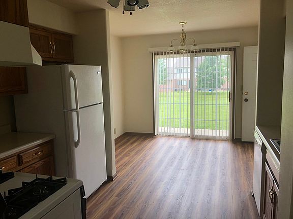 5th image of 1558 Girard Way APT B