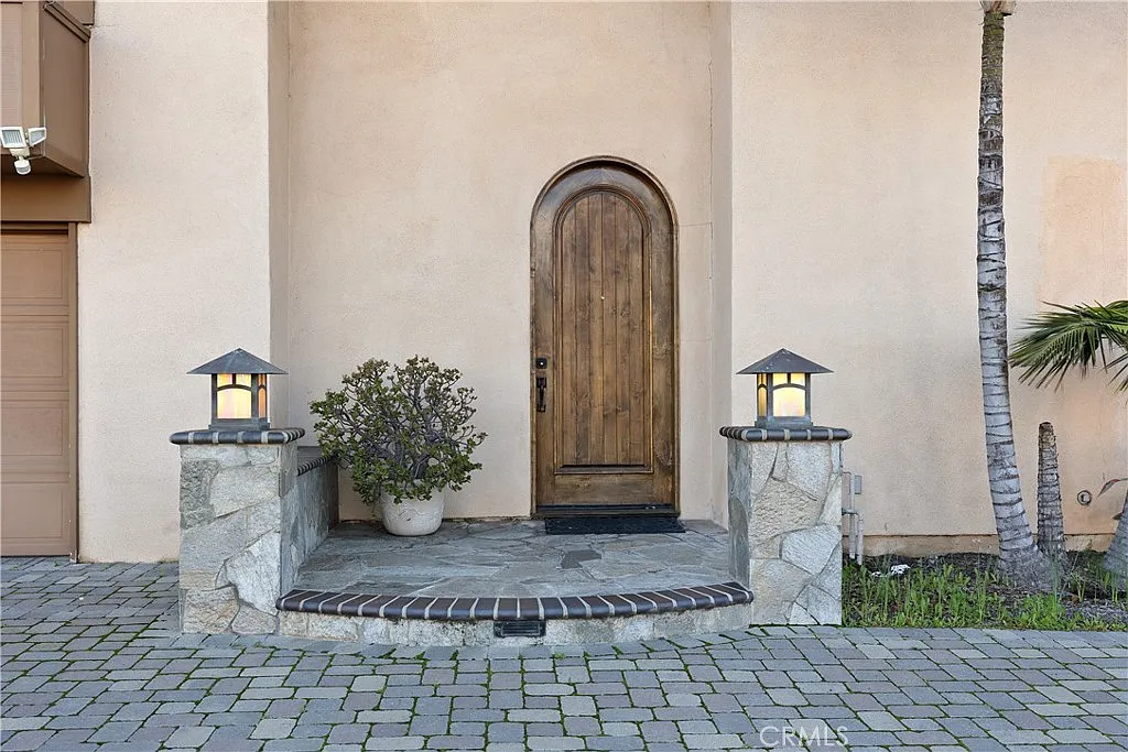 4 bed, 4.5 bath, 3258 sqft, $11,000 — Photo 3