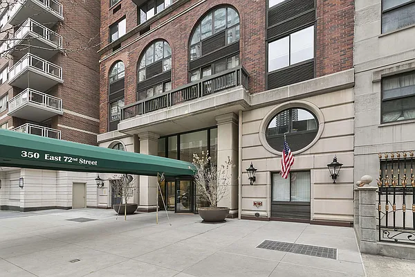 Sold by Compass | media 9