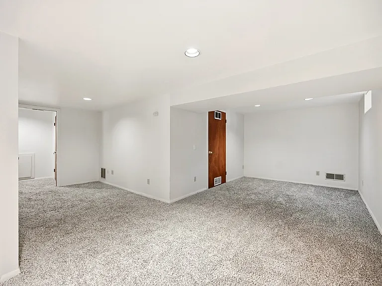 1233 Elizabeth St — Photo 16
