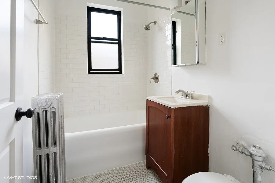 4614 North Paulina — Photo 3